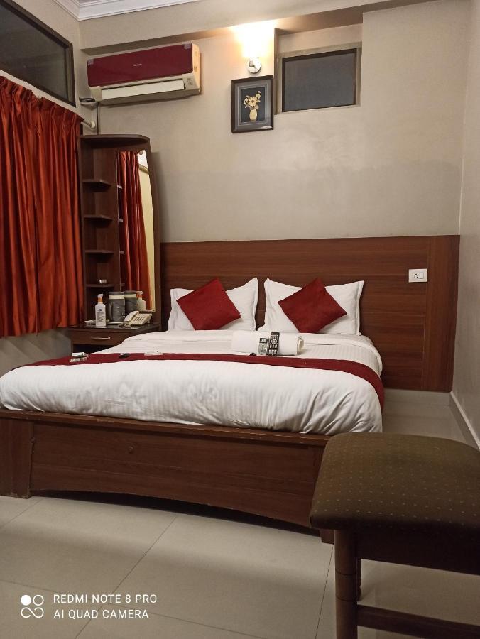 Hotel I-Way Residency Perungudi Ченнаи Экстерьер фото