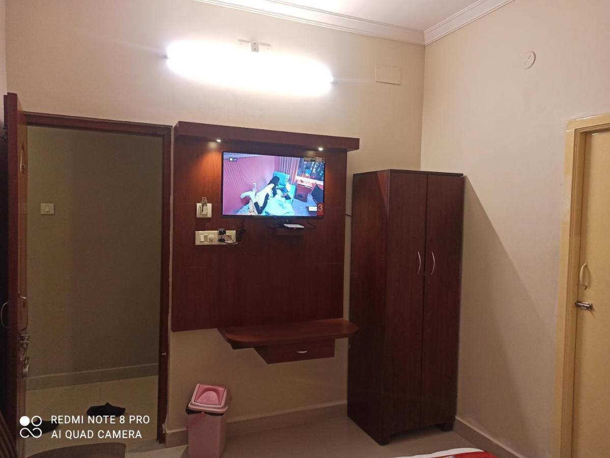 Hotel I-Way Residency Perungudi Ченнаи Экстерьер фото
