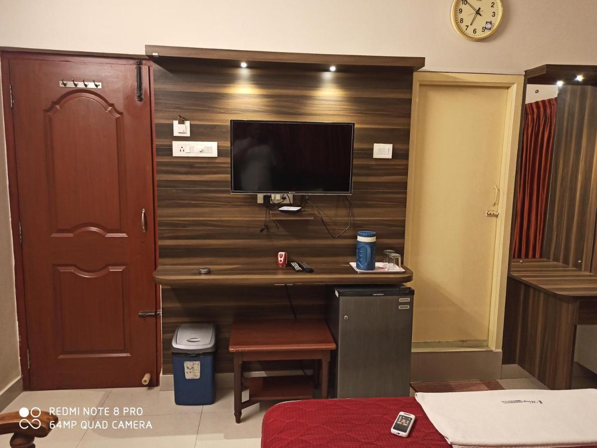 Hotel I-Way Residency Perungudi Ченнаи Экстерьер фото
